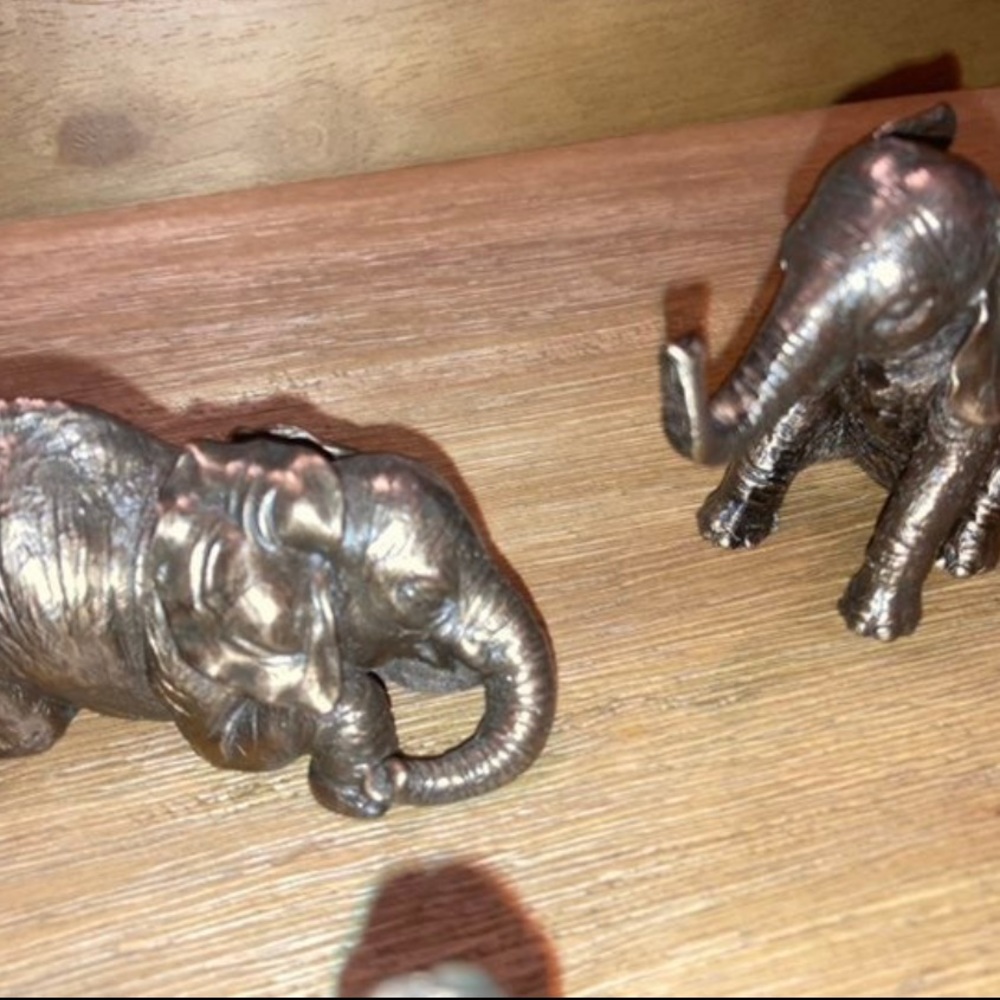 Set of 5 Elephant Figurines - Picture 5 of 6